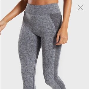 Gym shark leggings